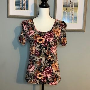 Floral stretchy top
